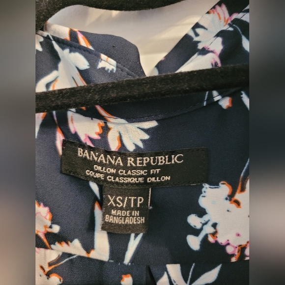 Banana Republic blouse - Picture 2 of 3